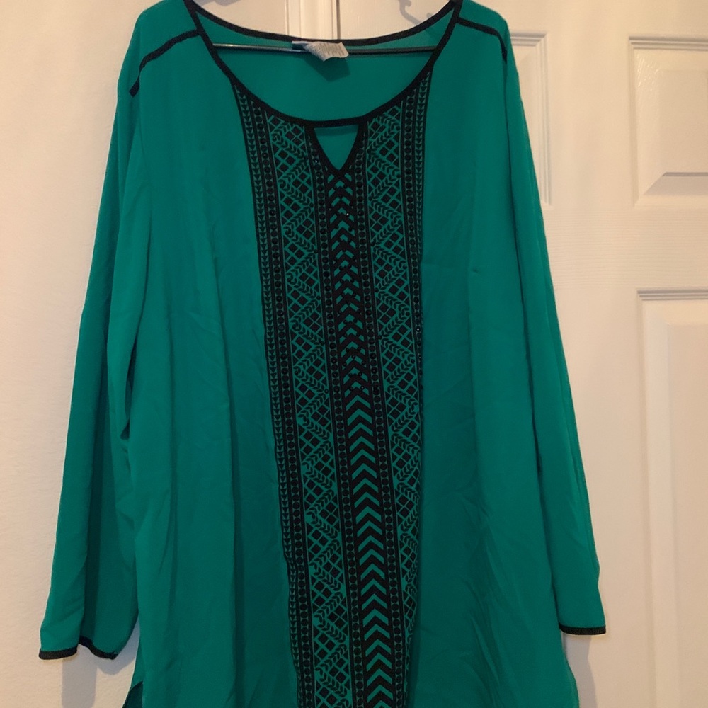 Catherine’s Green and Black Sequin Tunic - Picture 4 of 9